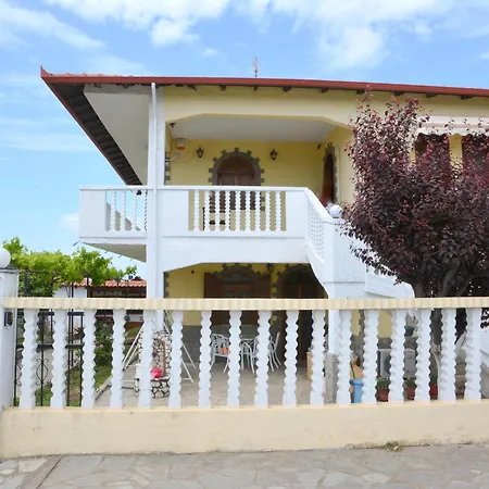 Emmanuel's Summer House